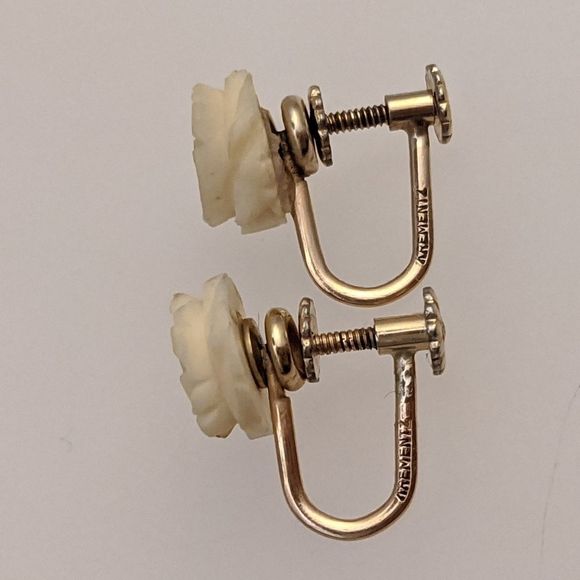 Vintage Krementz Carved Rose Scewback Earrings - Picture 5 of 7